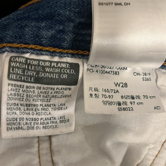 Levi’s 501 Jean shorts - Picture 5 of 8